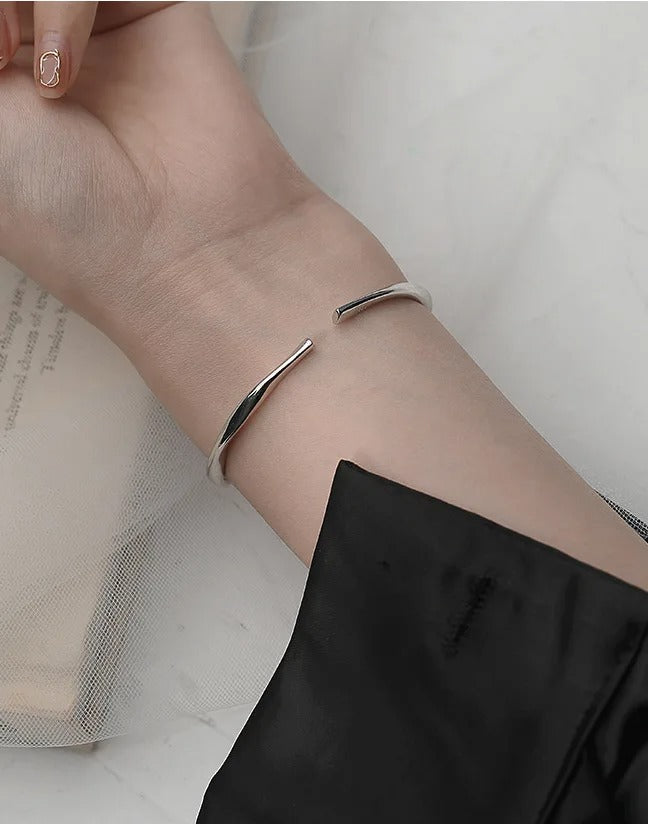 Pulsera gruesa de plata de ley 925 irregular ajustable